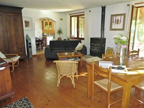 House | Living room | DVD player, MP3 dock - Cosy Holiday Home in Parisot With Swimming Pool (Parisot)