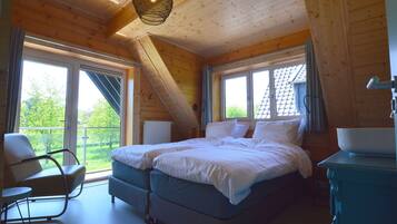 House | 3 bedrooms, individually furnished