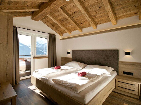 Nhà | 6 phòng ngủ, bộ trải giường