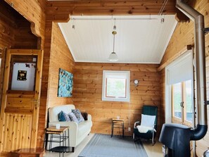 House | Living room - Finnish Chalet with Private Garden & Sauna near Veluwe (Hulshorst)