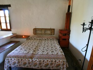 2 bedrooms, individually furnished, bed sheets - Mansion in Magione Near Zocco Beach (Magione)