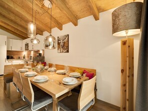 House | Dining
