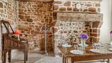 House | Dining