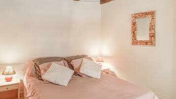 4 bedrooms, individually furnished, iron/ironing board, bed sheets