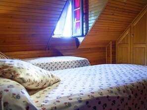 House | Room amenity - Tranquil Holiday Home With Private Pool (Teillots)