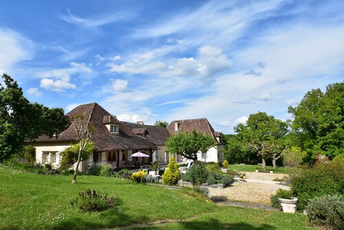 Luxury Villa in Dordogne With Pool & Privacy