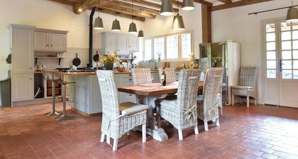 Luxury Villa in Dordogne With Pool & Privacy