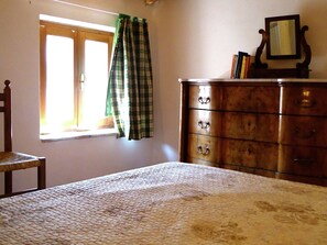 House | 1 bedroom, bed sheets