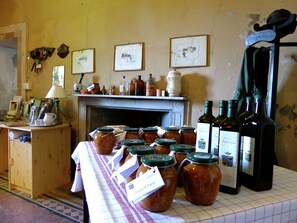 Interior detail - Holiday Home in Volterra With Pool and Terrace (Volterra)