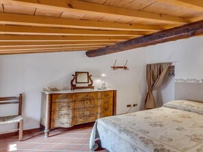 1 bedroom, individually furnished, bed sheets - Holiday Home in Volterra With Pool and Terrace (Volterra)