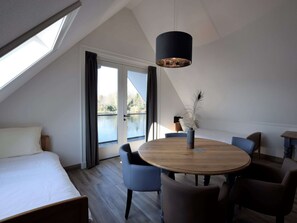 Dining - Villa With Private Garden in Kaag (Kaag)