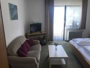 Phòng đôi hoặc 2 giường đơn | Minibar, bàn ủi/dụng cụ ủi quần áo 