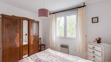 House | 2 bedrooms, individually furnished