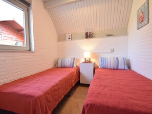 House | 3 bedrooms, individually furnished, iron/ironing board