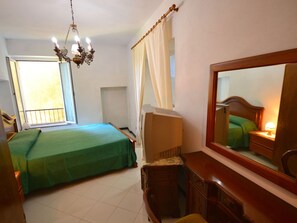 Rumah | 1 kamar tidur dan dilengkapi dengan perabotan berbeda-beda