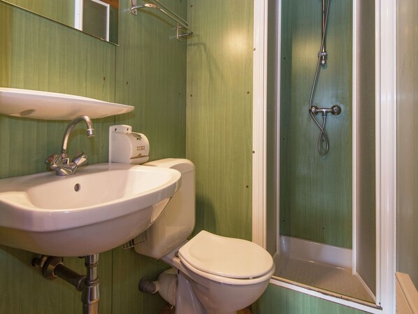 Combined shower/tub - Pleasing Holiday Home in Les Gets Near Ski Area (Les Gets)