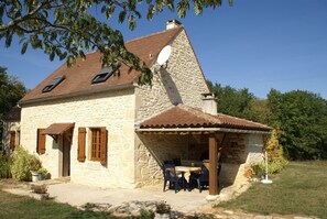 Exterior - Spacious Holiday Home With Private Pool (Uzech)