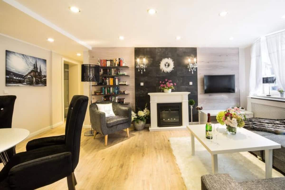 Apartment (Sky Lodge) | Living room | Flat-screen TV