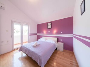 Villa | 4 bedrooms, individually furnished, bed sheets - Capacious Holiday Home in Maslenica (Jasenice)