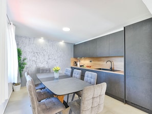 House | Dining