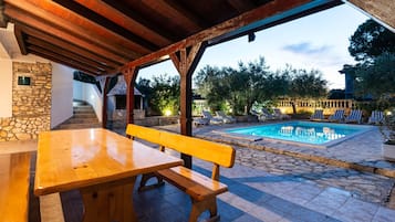 Rumah | Kolam renang | Kolam renang indoor dan kolam renang outdoor