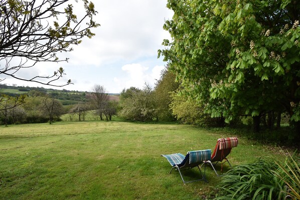 House | Garden - Normandy Bakery Retreat (Torigny-les-Villes)