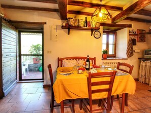 Dining - Mountain-view Apartment in Citta di Castello With Pool (Citta di Castello)