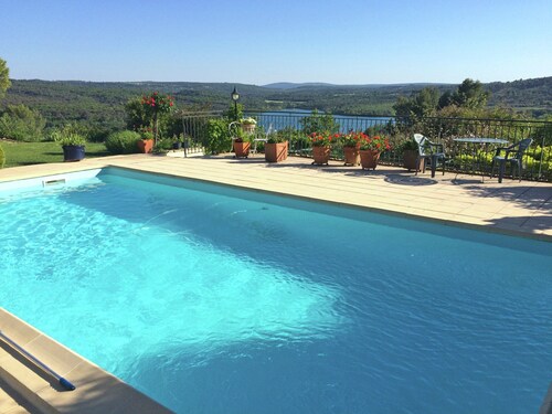 Verdon Views: Pool & Terrace