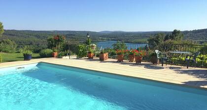 Verdon Views: Pool & Terrace