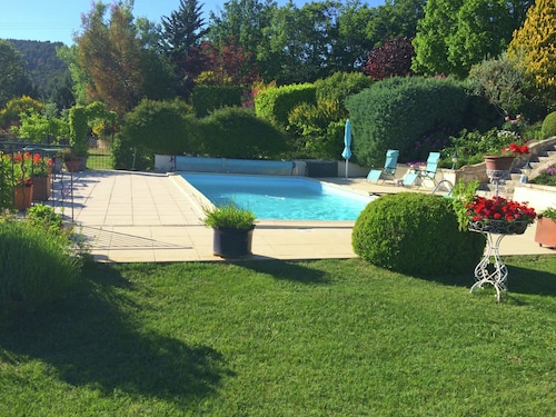 Verdon Views: Pool & Terrace
