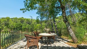 Balcony - 18th Century, Cosy Middle House in Barjols (Barjols)