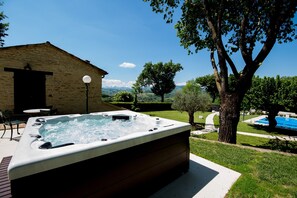 Indoor pool, outdoor pool - Elegant Villa, Sant'ippolito (Sant'Ippolito)