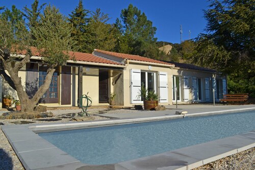 Tranquil Vineyard Villa, Berlou