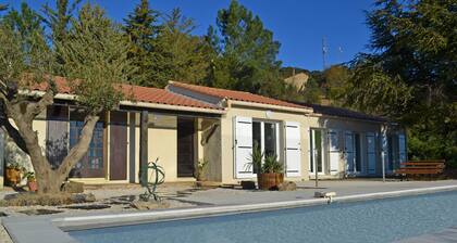 Tranquil Vineyard Villa, Berlou