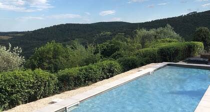 Tranquil Vineyard Villa, Berlou