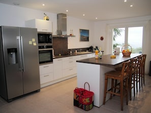Villa | Private kitchen - Tranquil Vineyard Villa, Berlou (Berlou)