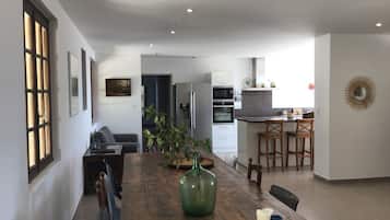 Villa | Dining