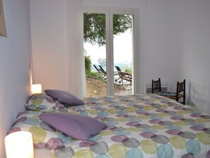 Villa | Room amenity - Tranquil Vineyard Villa, Berlou (Berlou)