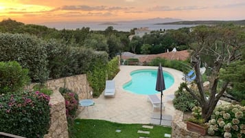 Villa | Pool | Indoor pool, outdoor pool