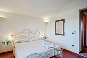 4 bedrooms, individually furnished, bed sheets - Mediterranean Villa of Liscia di Vacca (Arzachena)