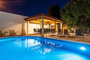 Pool - Palatial Villa in Sv Petar With Swimming Pool (Sveti Filip i Jakov)