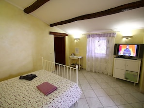Apartment | 1 bedroom, iron/ironing board, free WiFi