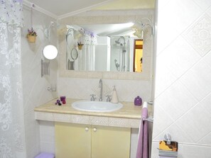 Apartment | Bathroom | Hair dryer, bidet