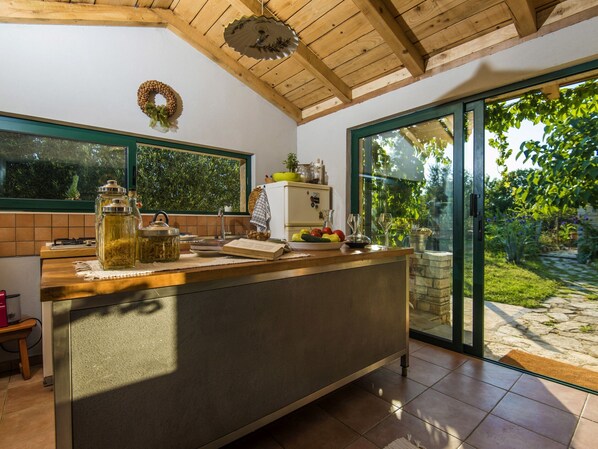 Private kitchen - Holiday Home Near Adriatic Sea and Krka Falls (Benkovac)