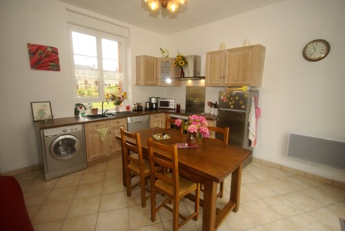 Holiday Home in Crux-la-ville Near Lake