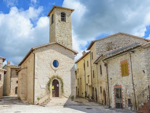 Exterior - Classy Farmhouse in Pupaggi With Barbecue (Sellano)