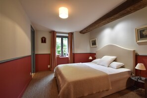 House - Holiday Home in Angers With Private Garden (Bierné-les-Villages)