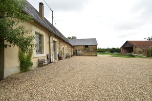 House | Exterior - Holiday Home in Angers With Private Garden (Bierné-les-Villages)