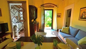 Living room - Modern Holiday Home in Rosignano Marittimo Near Forest (Rosignano Marittimo)