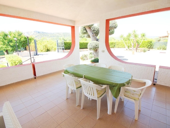 Villa | Dining